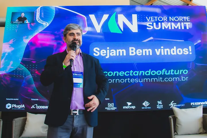 Abertura do VN Summit no palco principal